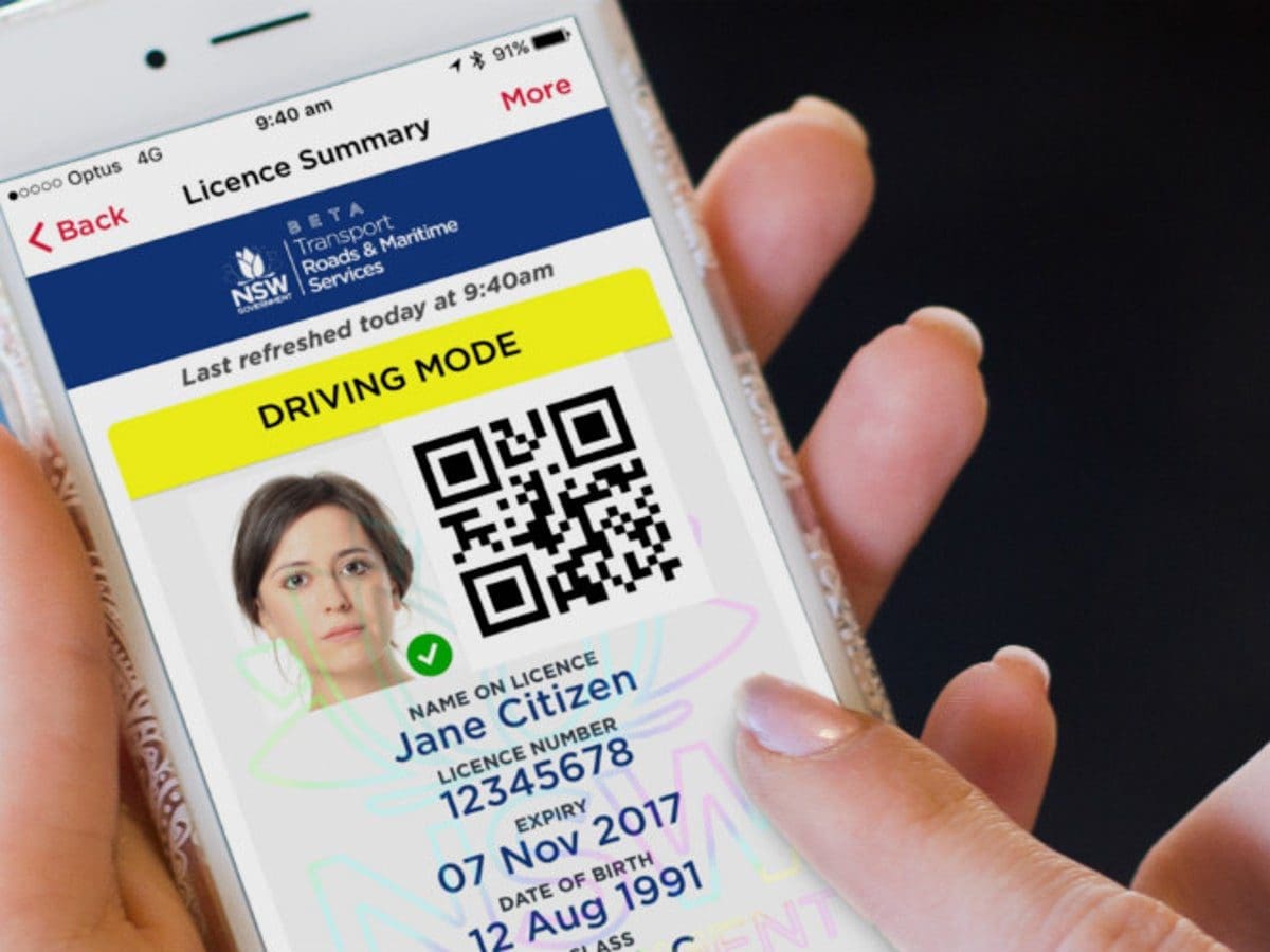 digital-driver-licence-service-nsw Browsing Service NSW App using mobile checking the driver license
